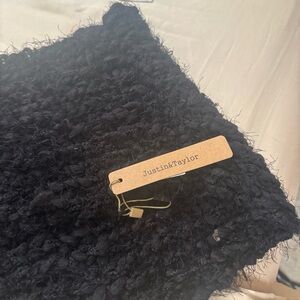 Just...Taylor Black Scarf
